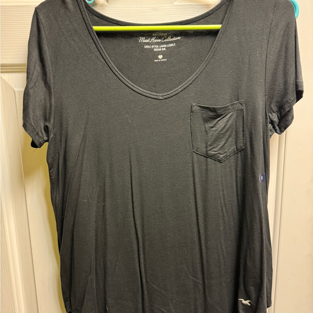 Hollister flowy front pocket tshirt
